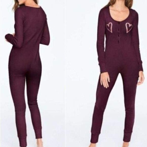 PINK Victoria’s Secret Candy Cane Heart Onesie Pajama Burgundy Christmas Size S - Picture 11 of 11